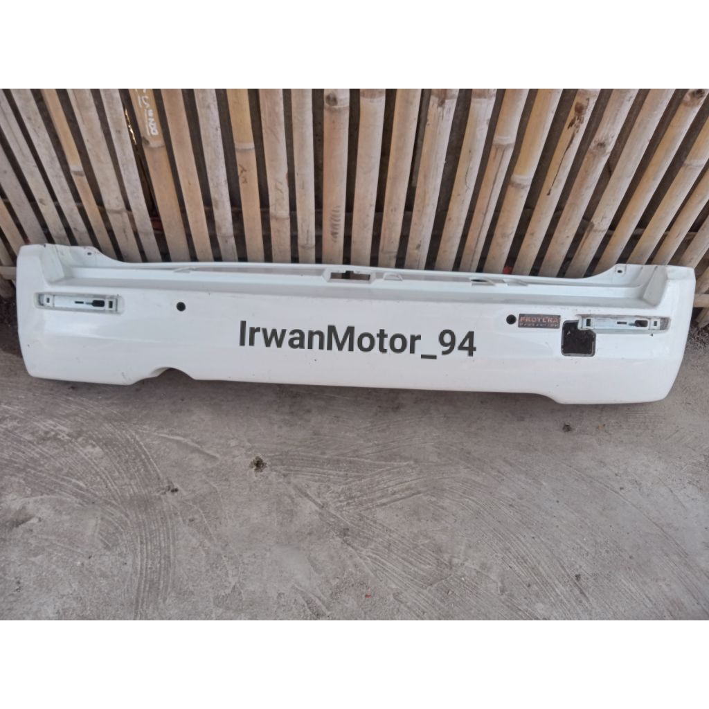 Bumper Bemper belakang Daihatsu Luxio