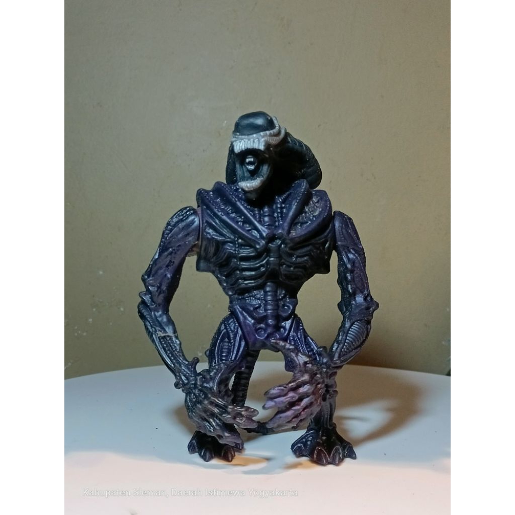 action figure gorilla alien grabbing action rare