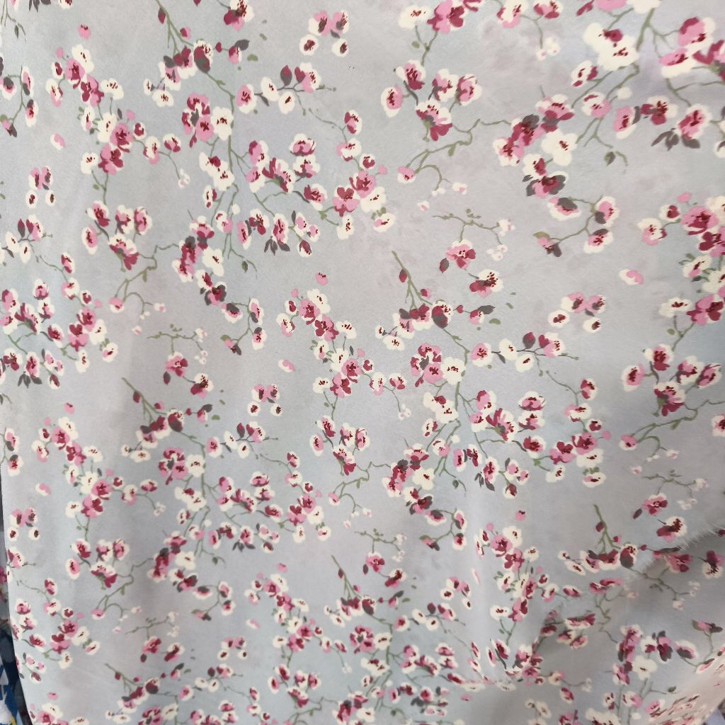 Kain Zara Crepe Motif Bunga Kecil - Bahan Jahit Adem & Elegan Cocok Untuk Gamis, Dress, Blouse.