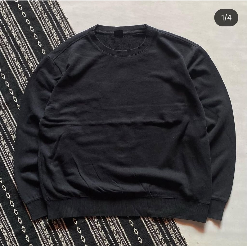 Preloved Bakulan Secondbrand Crewneck Polham