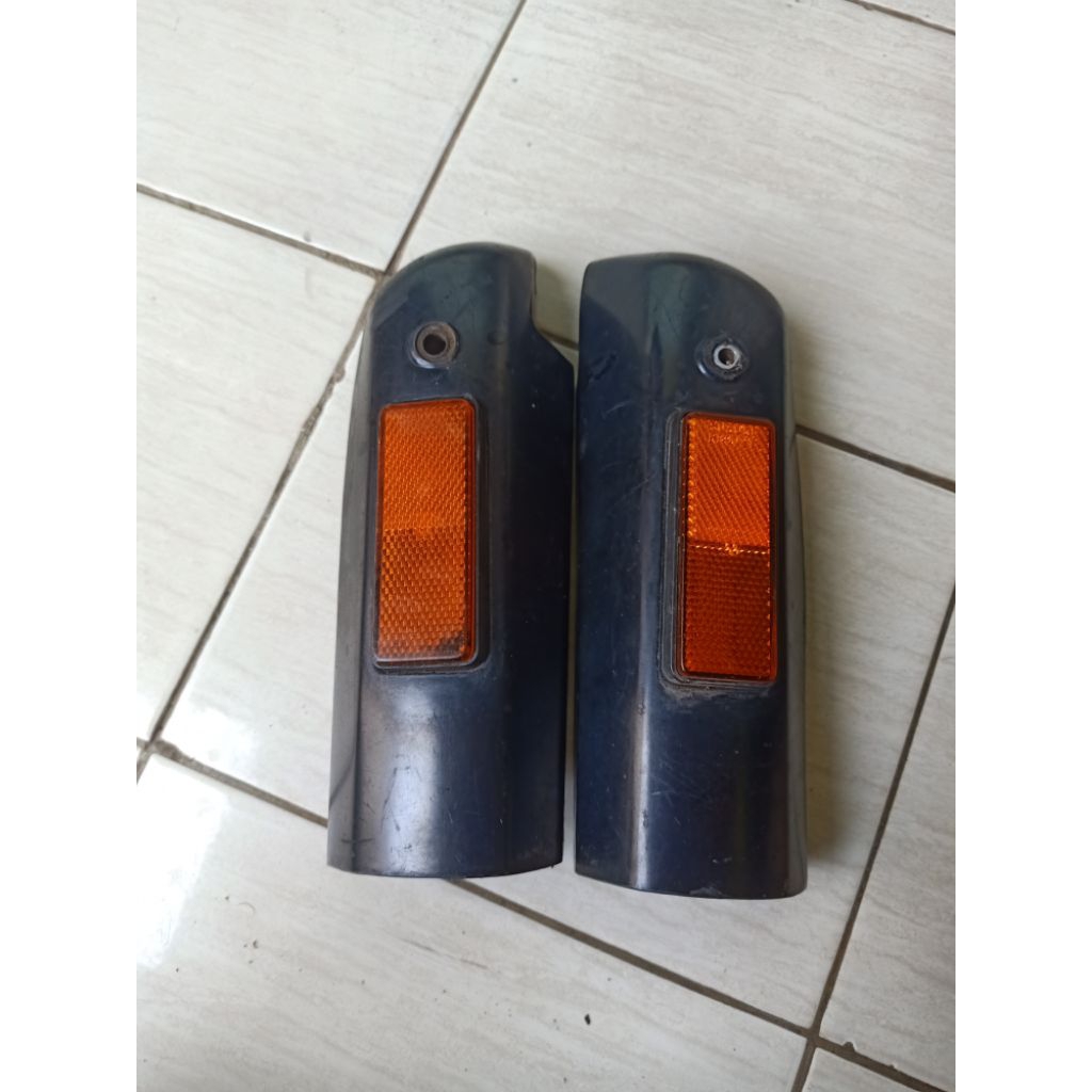 COVER SHOCK DEPAN/KUPINGAN SUZUKI CRYSTAL ORIGINAL