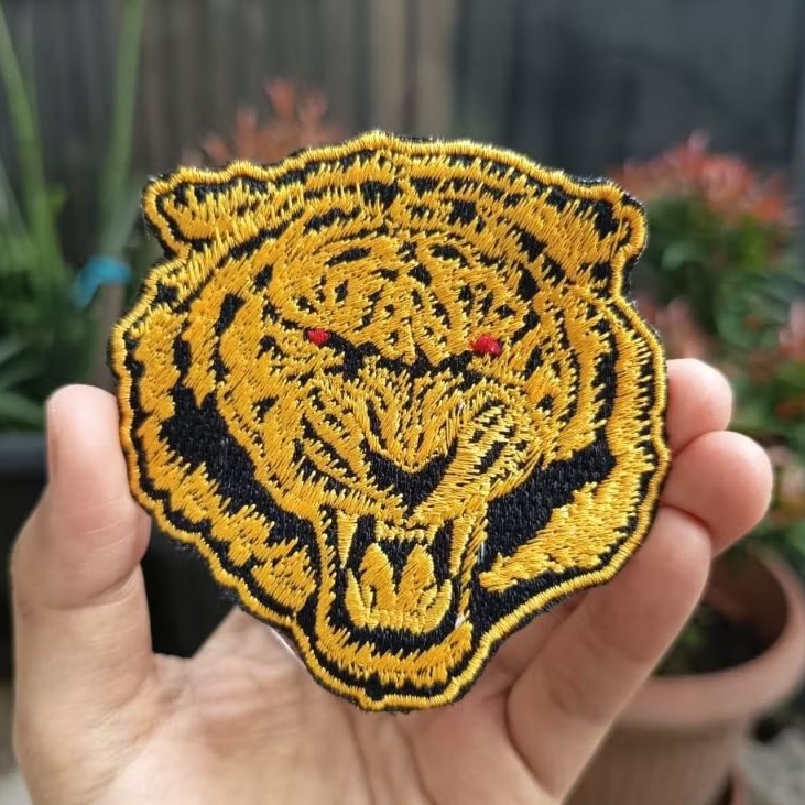 Emblem Patch Bordir Kepala Macan Kuning Kecil