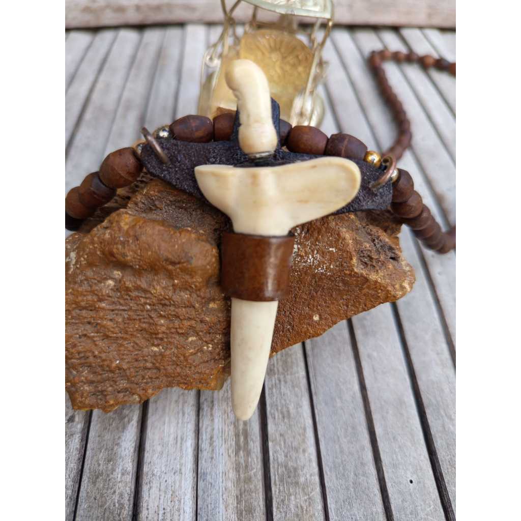 Liontin Keris Panimbal Rangka Tanduk Kidang Plus Kalung Bulir Gaharu