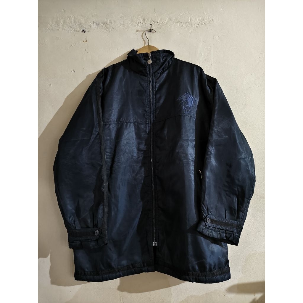 jaket tebal versace