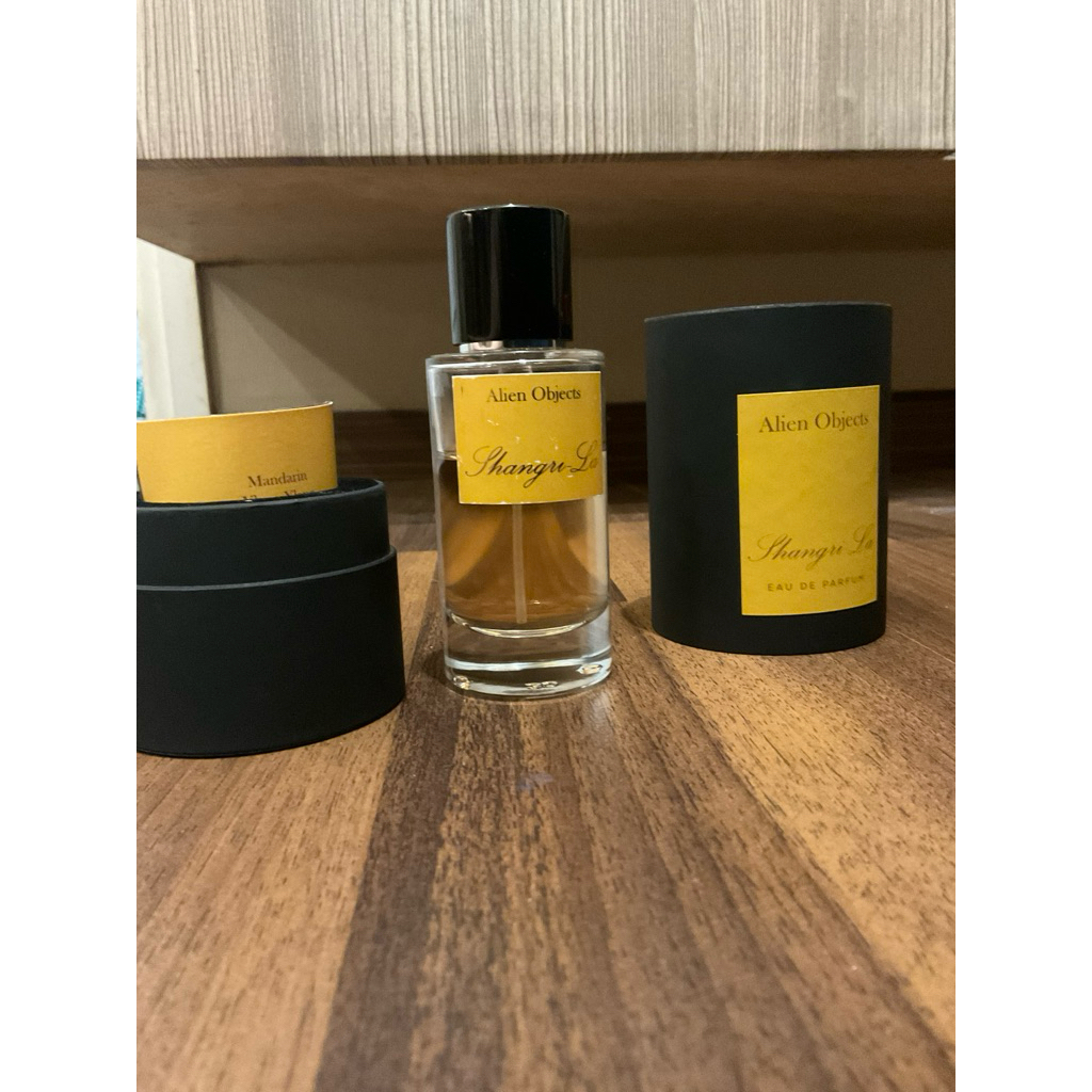 Alien Objects Shangri la PRELOVED (Alien Objects preloved)