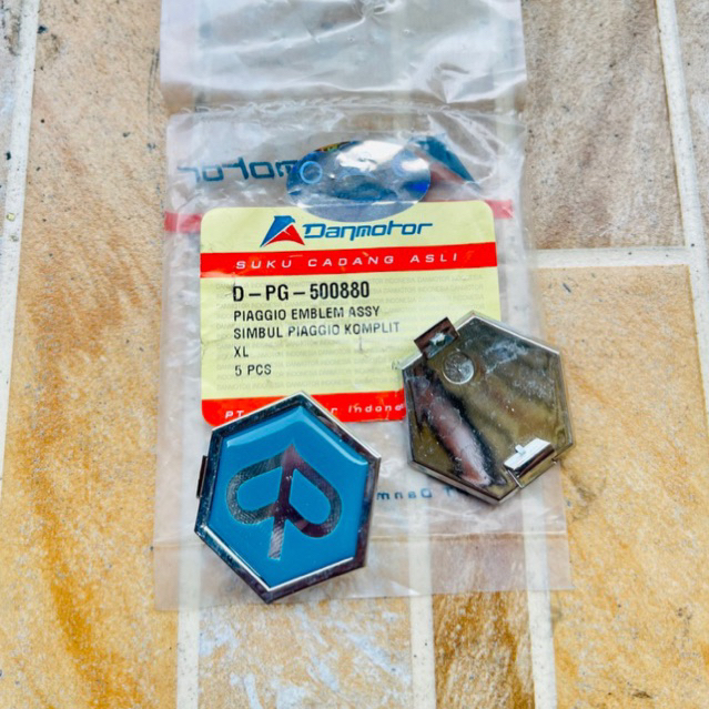 emblem dasi vespa excel emblem hidung vespa excel