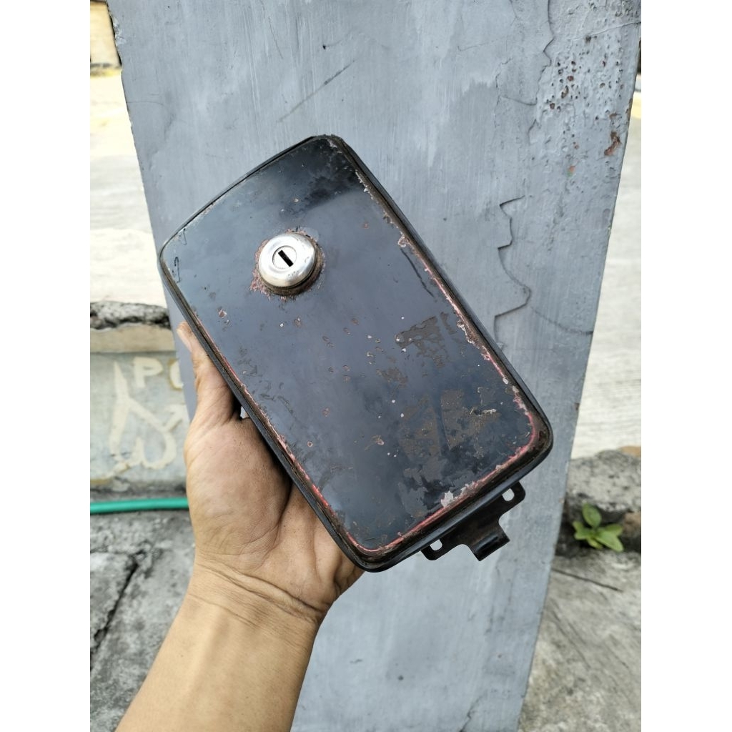 Tutup tangki kotak gl100 gl125 original paint cet ori hitam