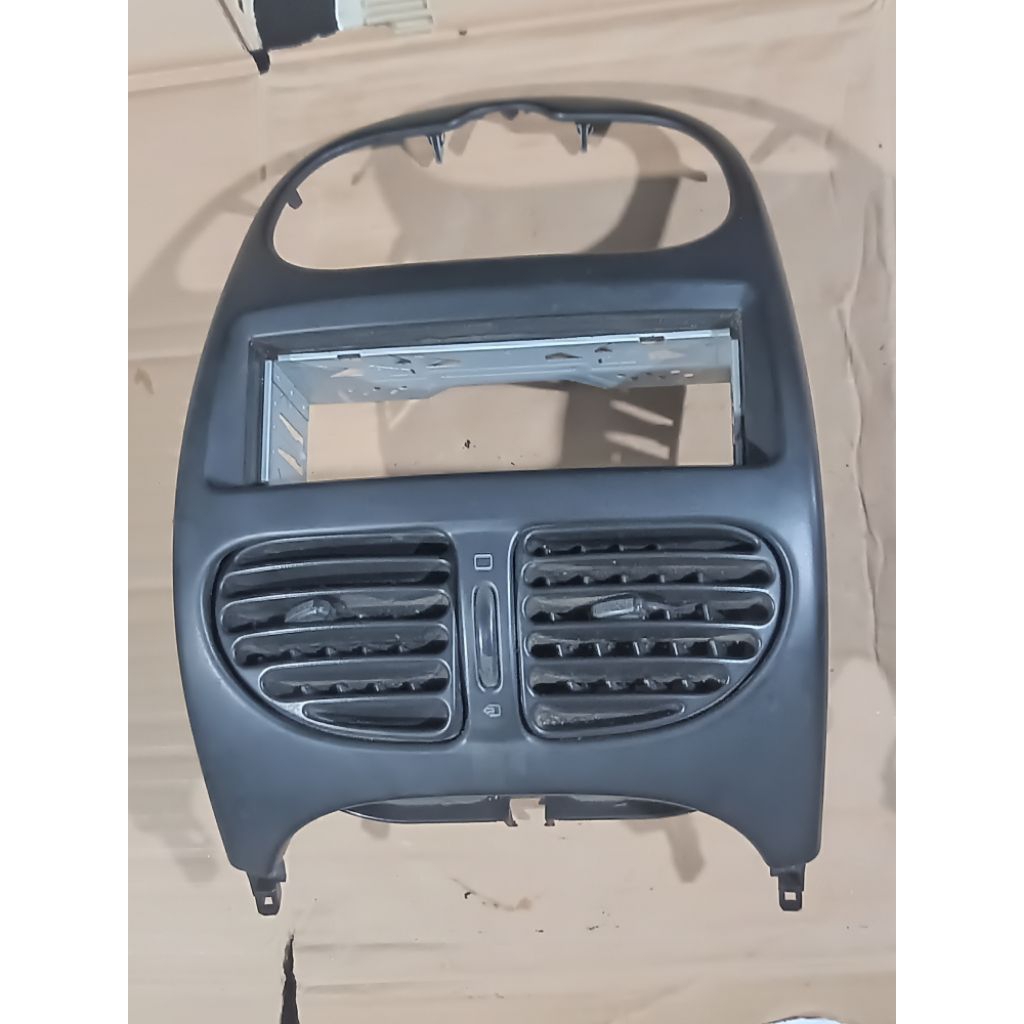 cover head unit Peugeot 206