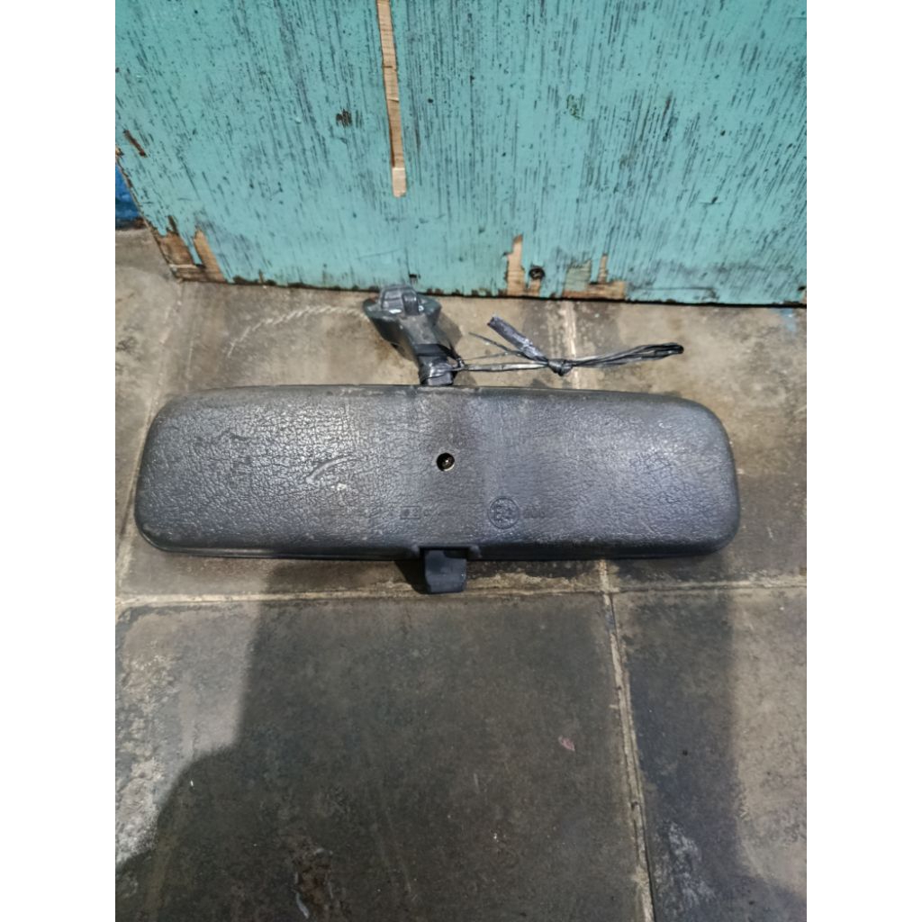 spion tengah mazda 323/ford laser gl