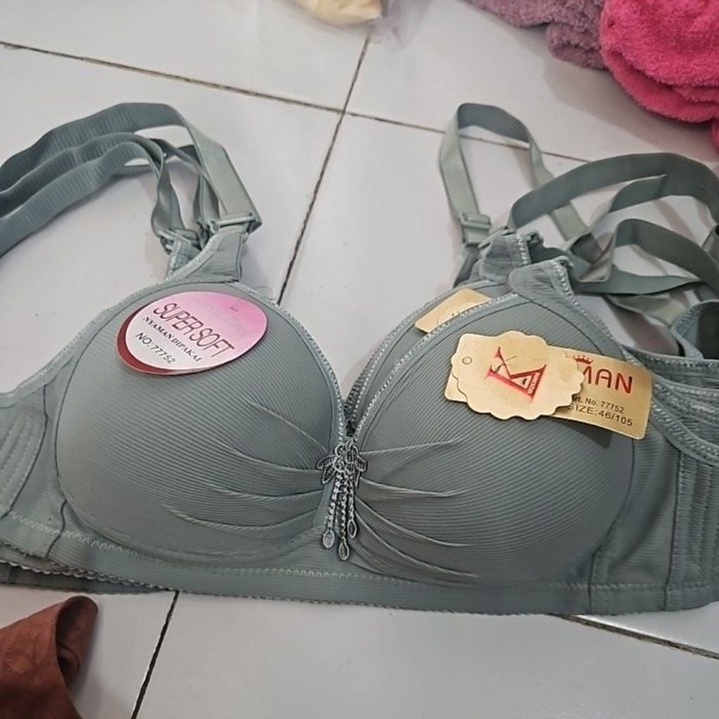 BRA KAIT 3.TANPA KAWAT, BUSA TEBAL.CUP BESAR