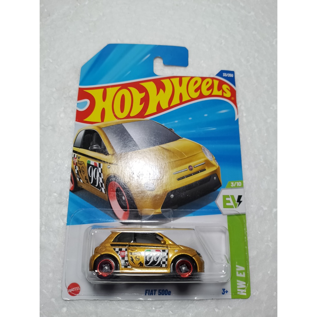 FIAT 500e Gold 33/250 Hot Wheels Kids Car Toy
