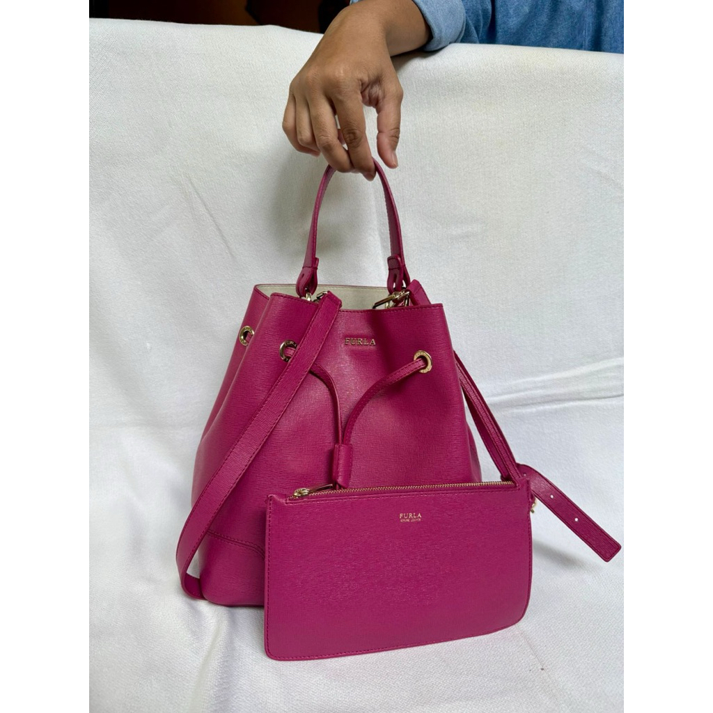 Preloved Furla Stacy Bucket Bag Fuchsia