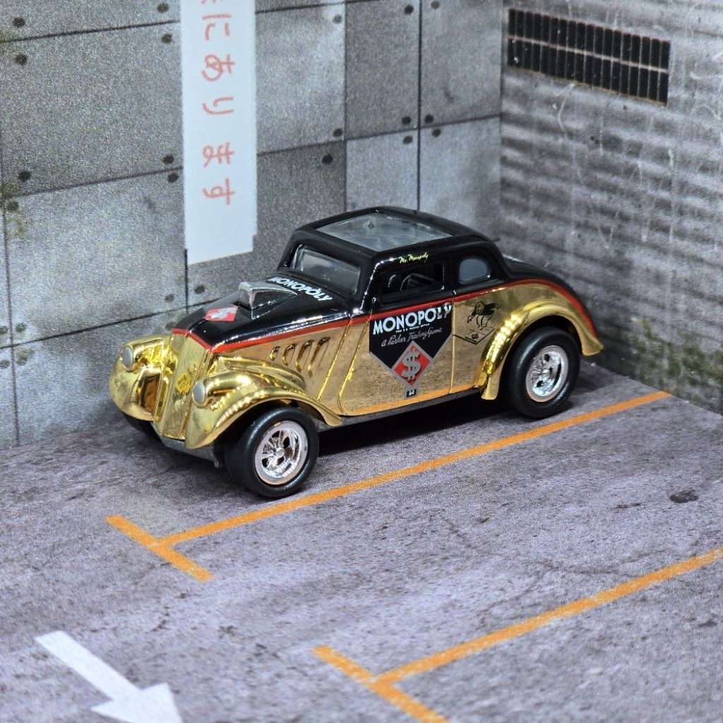 Johnny Lightning Loose 1/64 Monopoly Gold Willys 1933