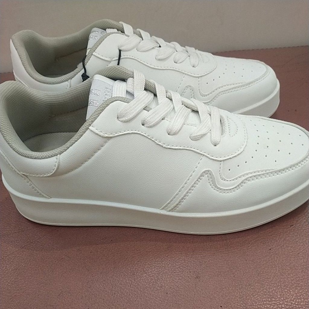 sepatu sneaker wanita bata north star putih