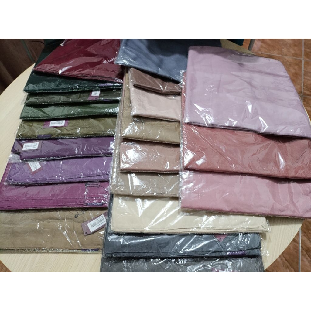 Elzatta segiempat polos Keisha Shamora