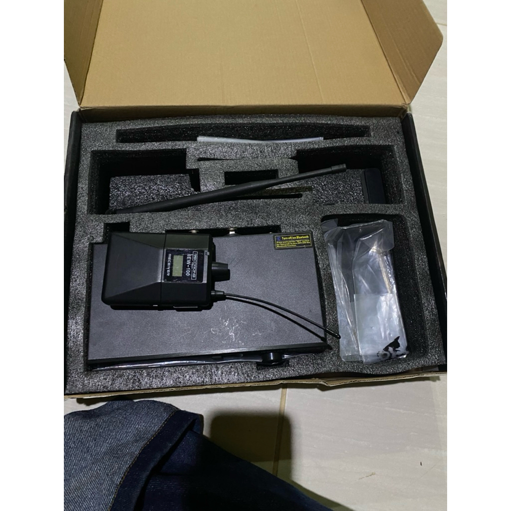 in ear monitor recording tech Transmiter dan Receiver
