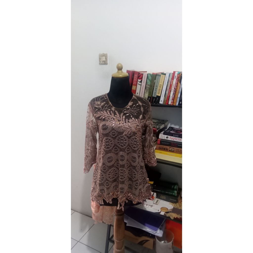 Kebaya modern lengan pendek