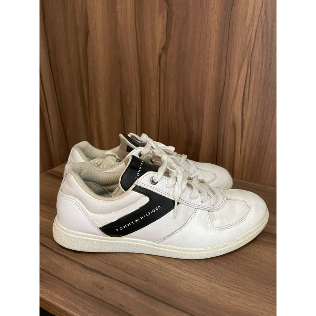 Sepatu Tommy Hilfiger Snekers