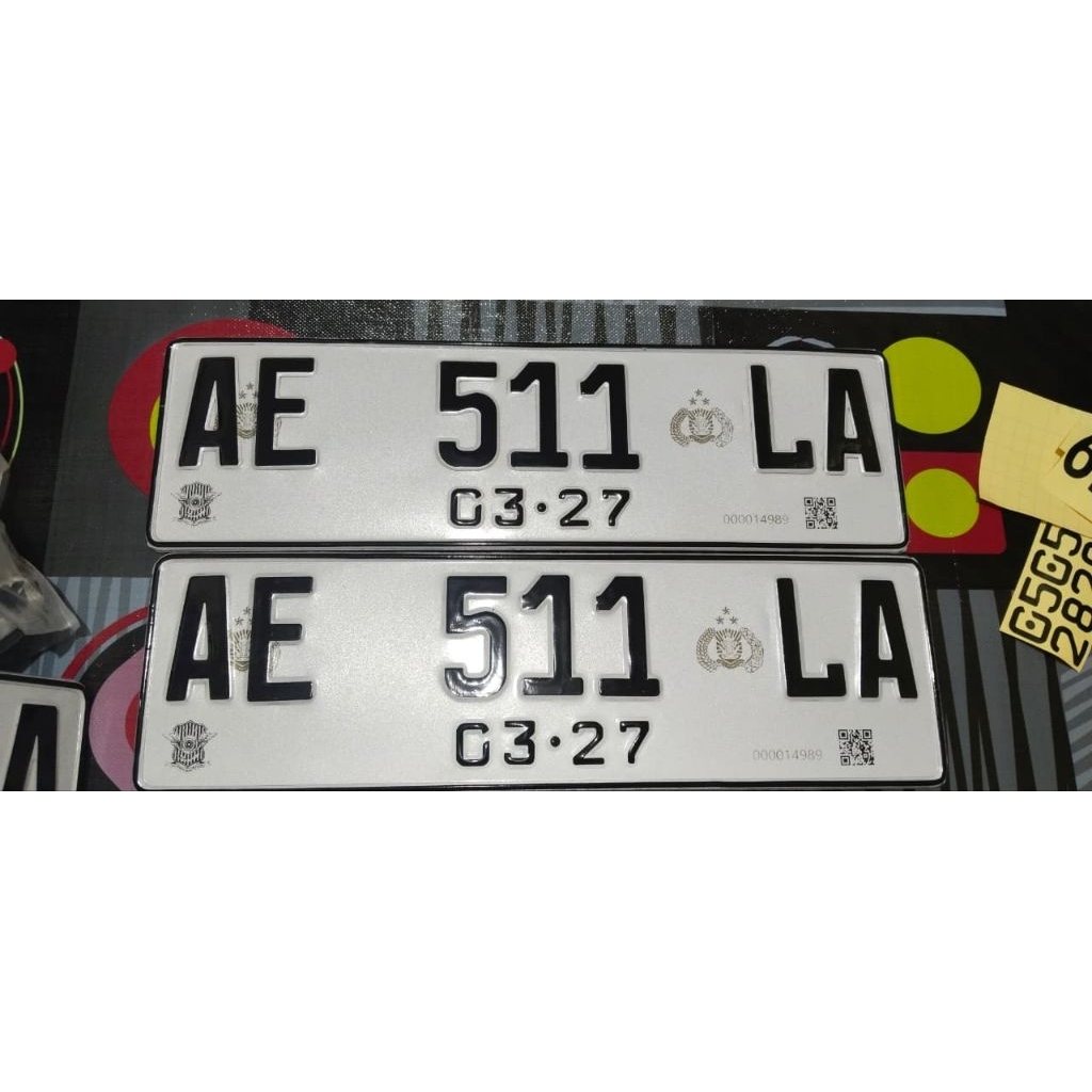 Plat Mobil Reflektif barcode putih