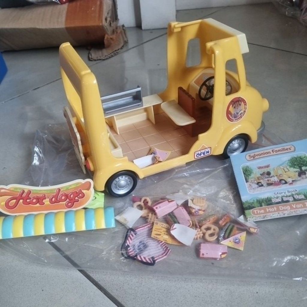 preloved Sylvanian Famiies: Hot Dog Van