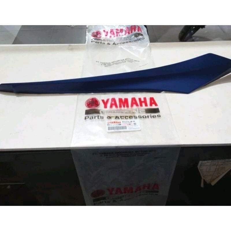 Original Mole Side Cover 1 Yamaha Nmax (B74)