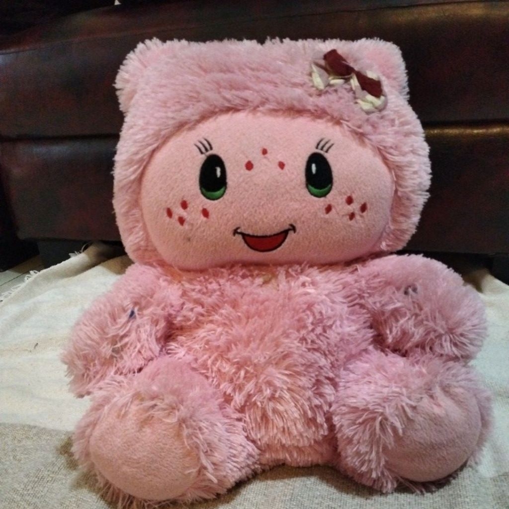 Preloved Boneka Beruang Strawberry