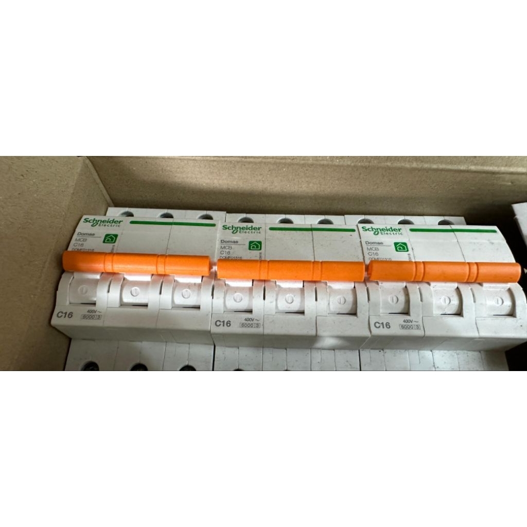 MCB Domae Schneider 3 phase 16 ampere
