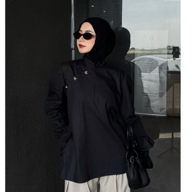 ELORA BLOUSE | Blouse Wanita / Atasan Wanita / Blouse Kerja/Korean Blouse/ Blouse Mewah kancing gold