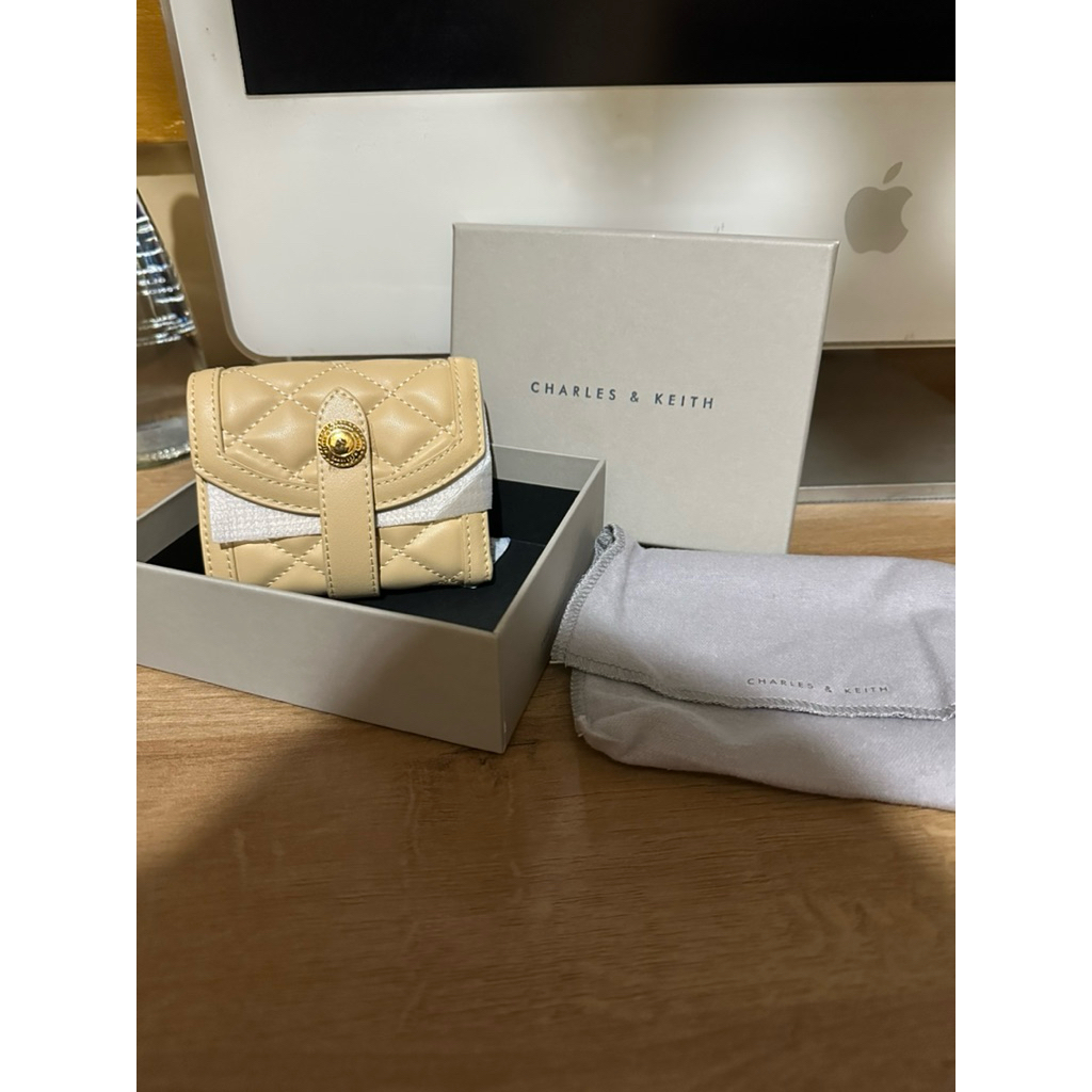 Charles and Keith Wallet (Dompet) CK6-10770560