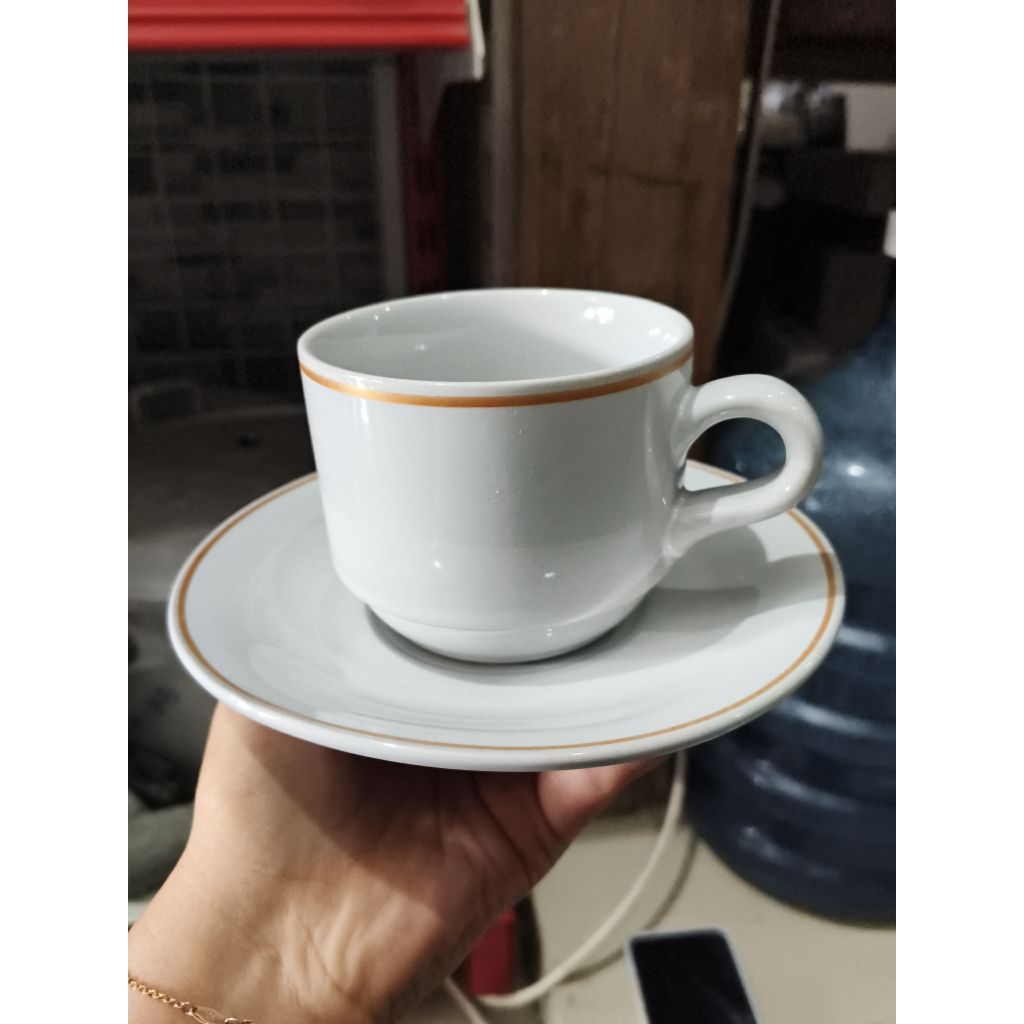 1 set Cangkir keramik Putih List Emas isi 6pcs