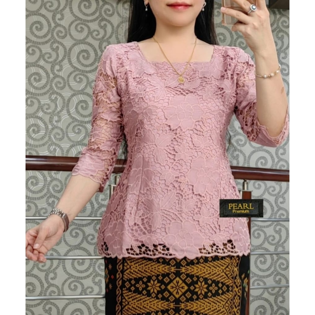 Blus Brokat Katun Bordir Bunga