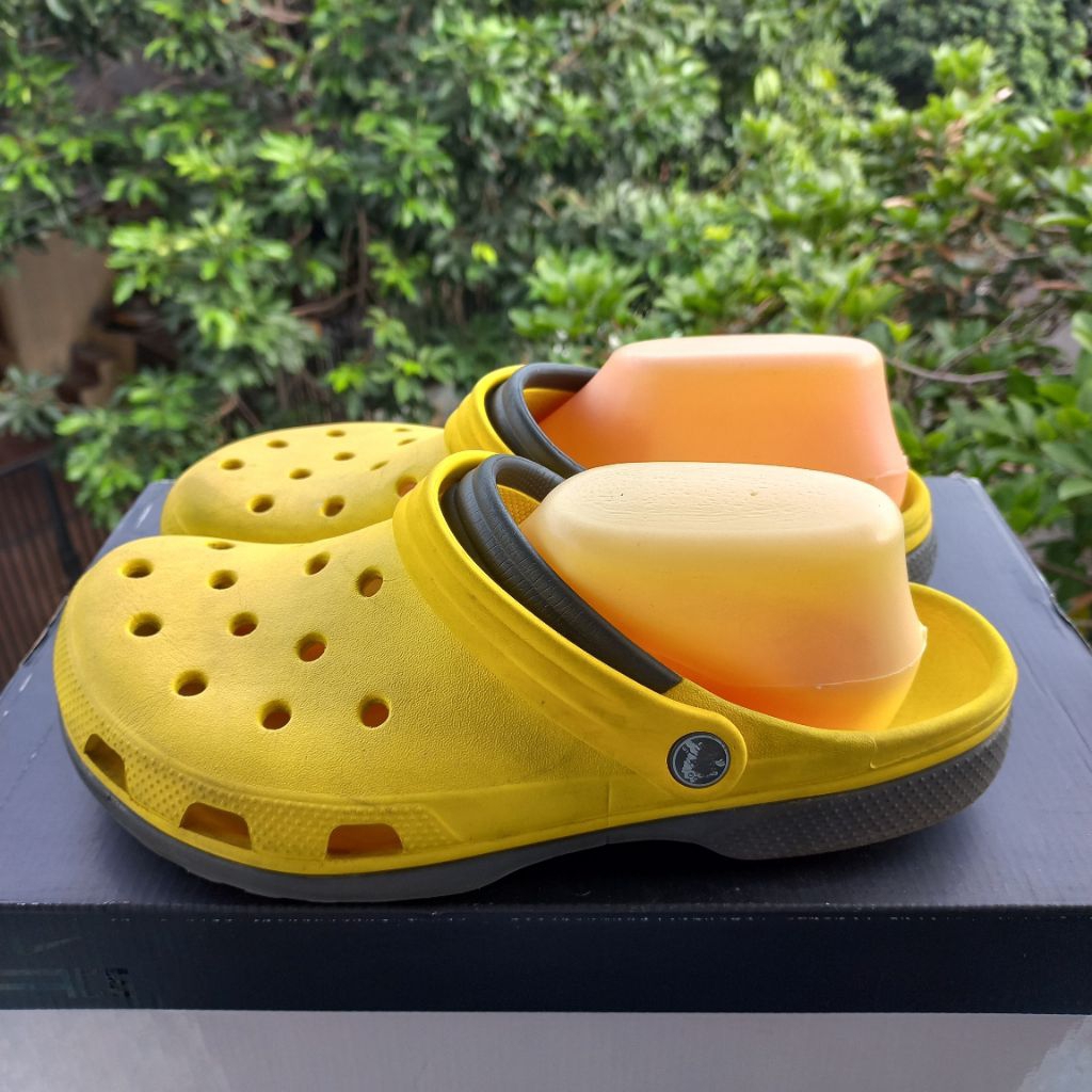 Sandal slip on crocs size M9/42