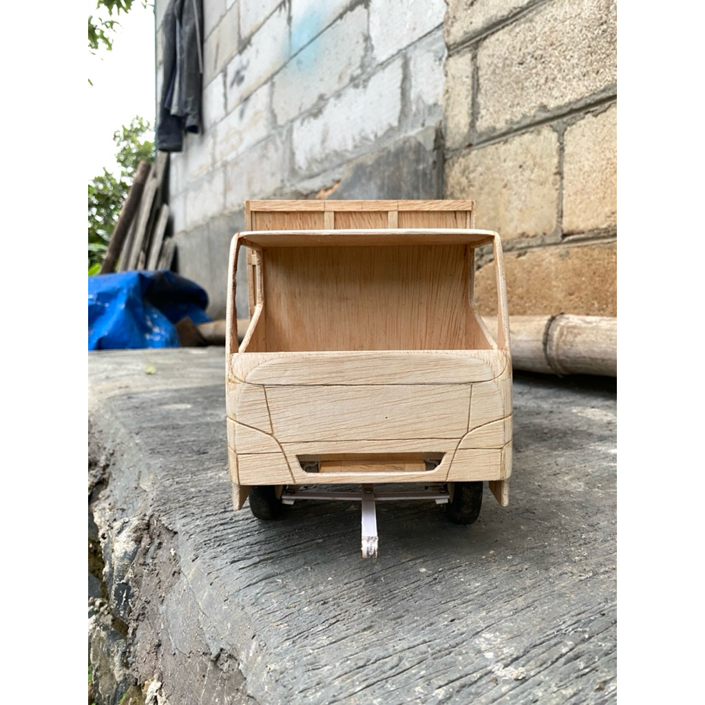 Miniatur truk canter skala 14 dump truk mentahan bahan triplek