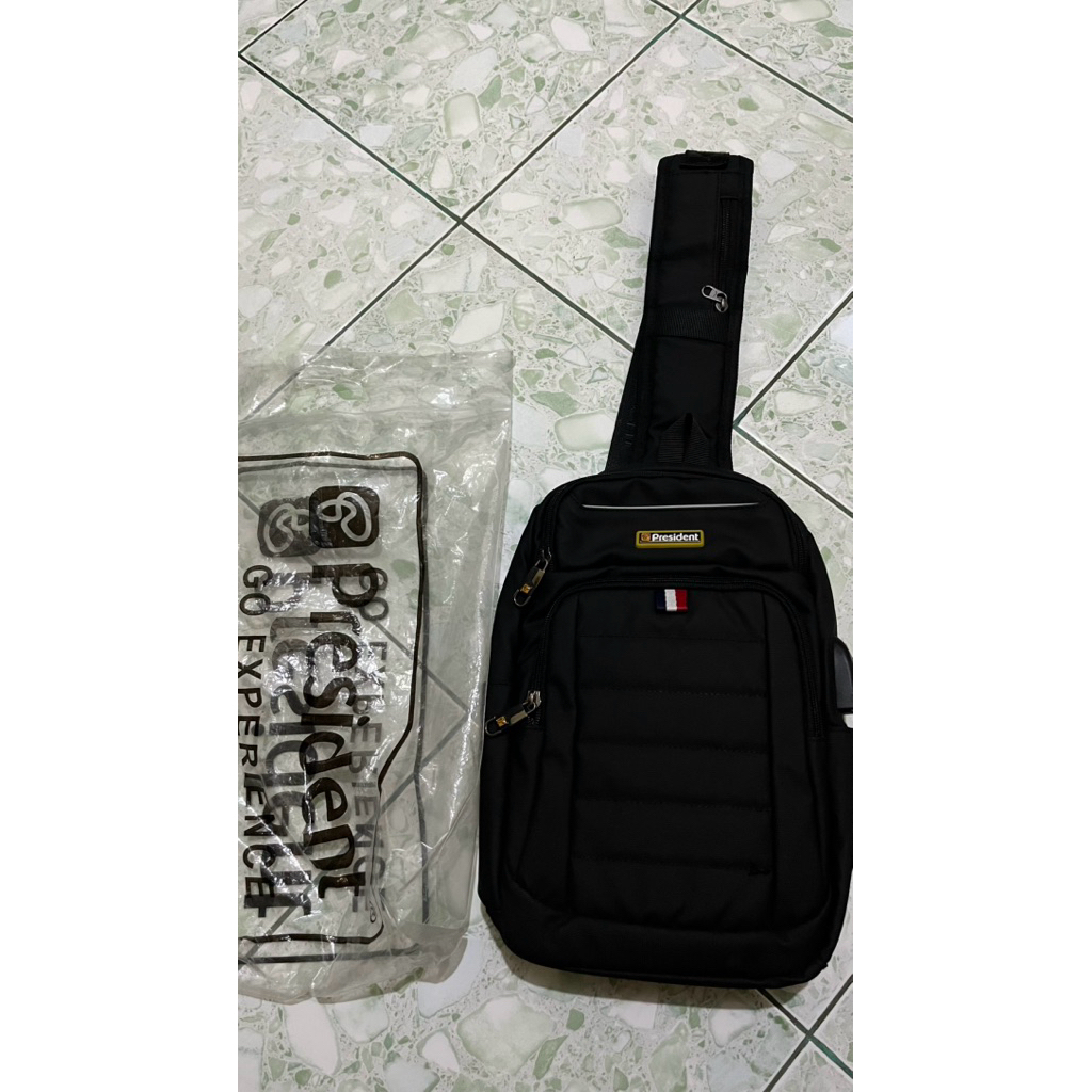 Tas Selempang President