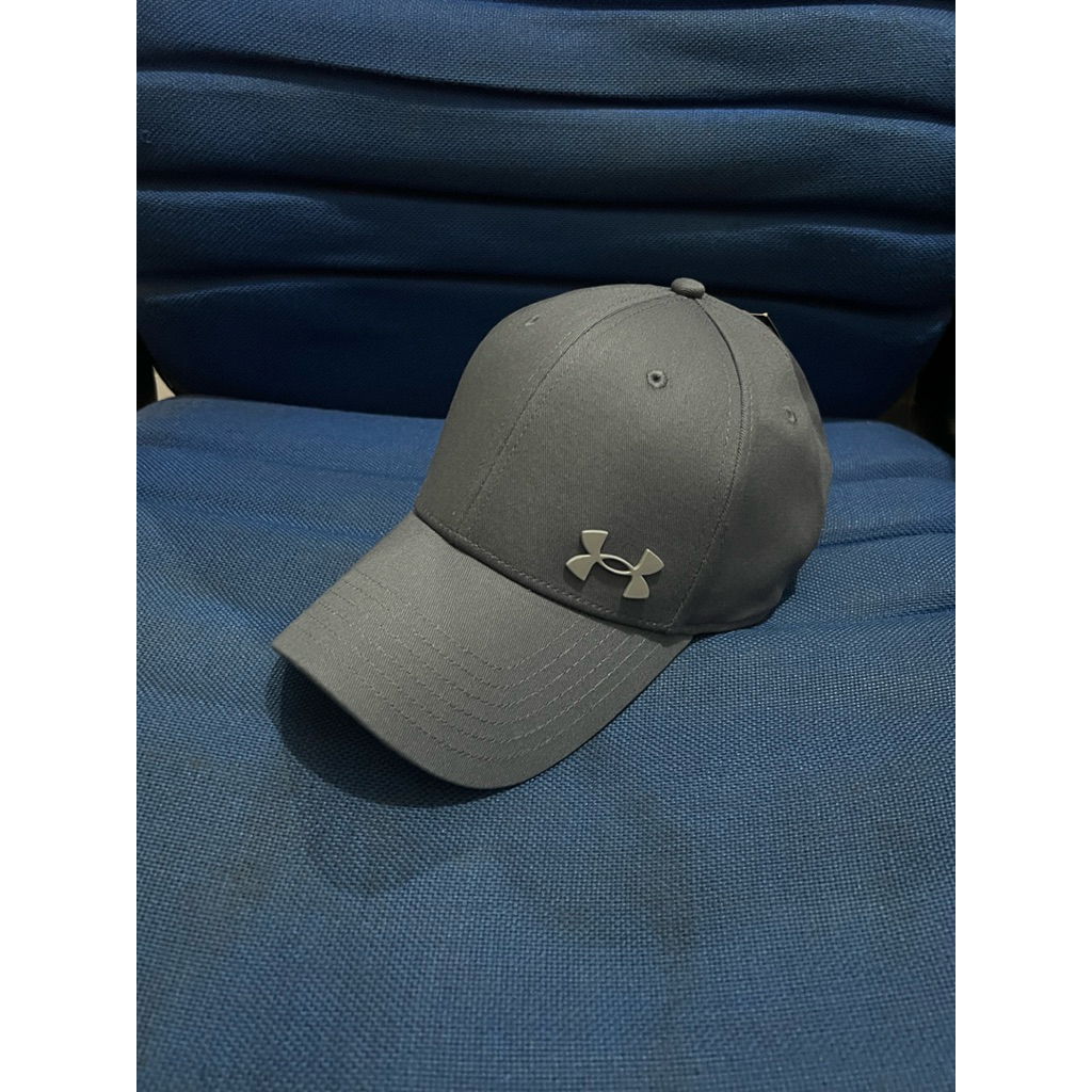 topi under armour metal cap logo