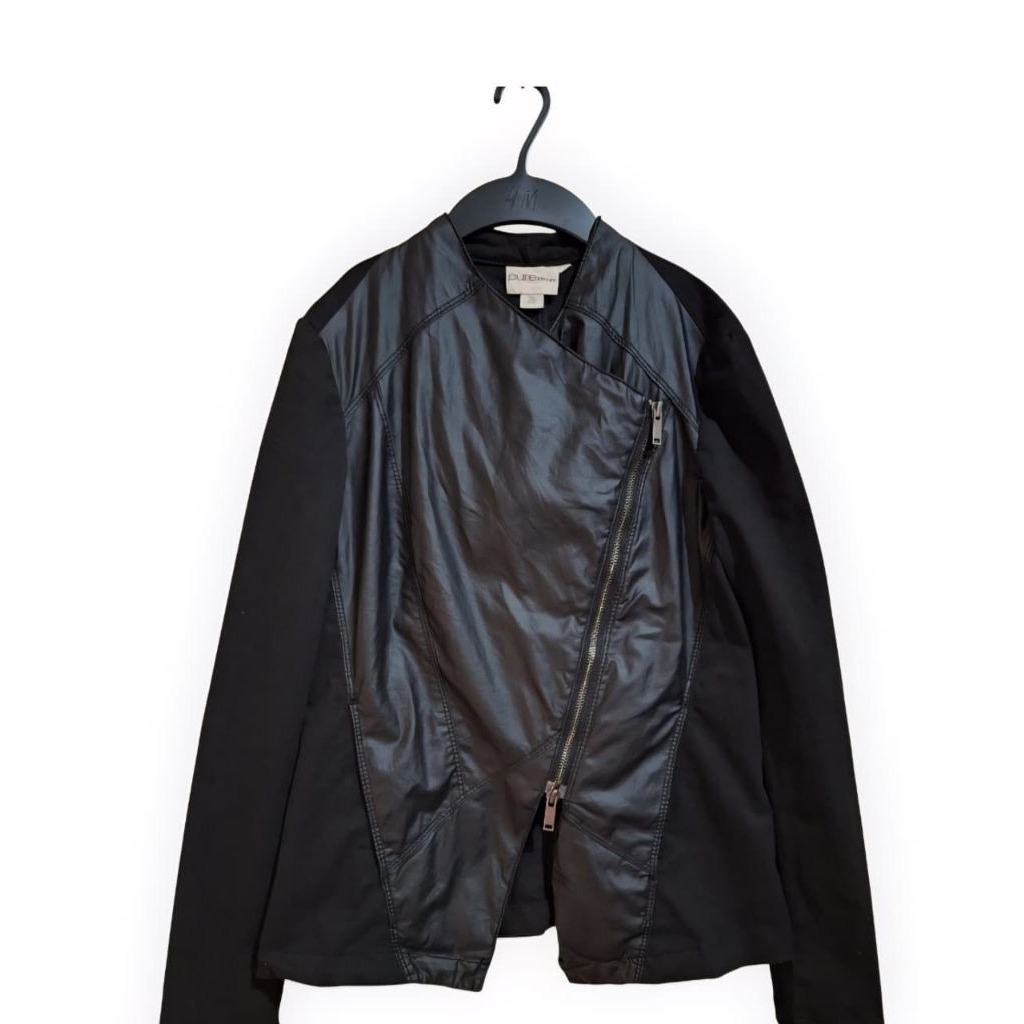 Jaket semi leather wanita brand DKNY