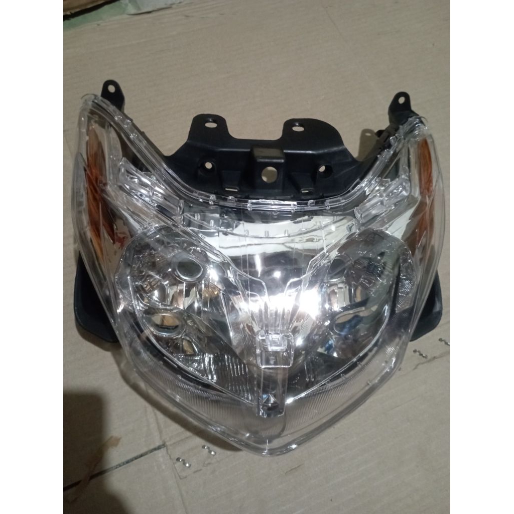 reflektor xeon karbu generasi pertama