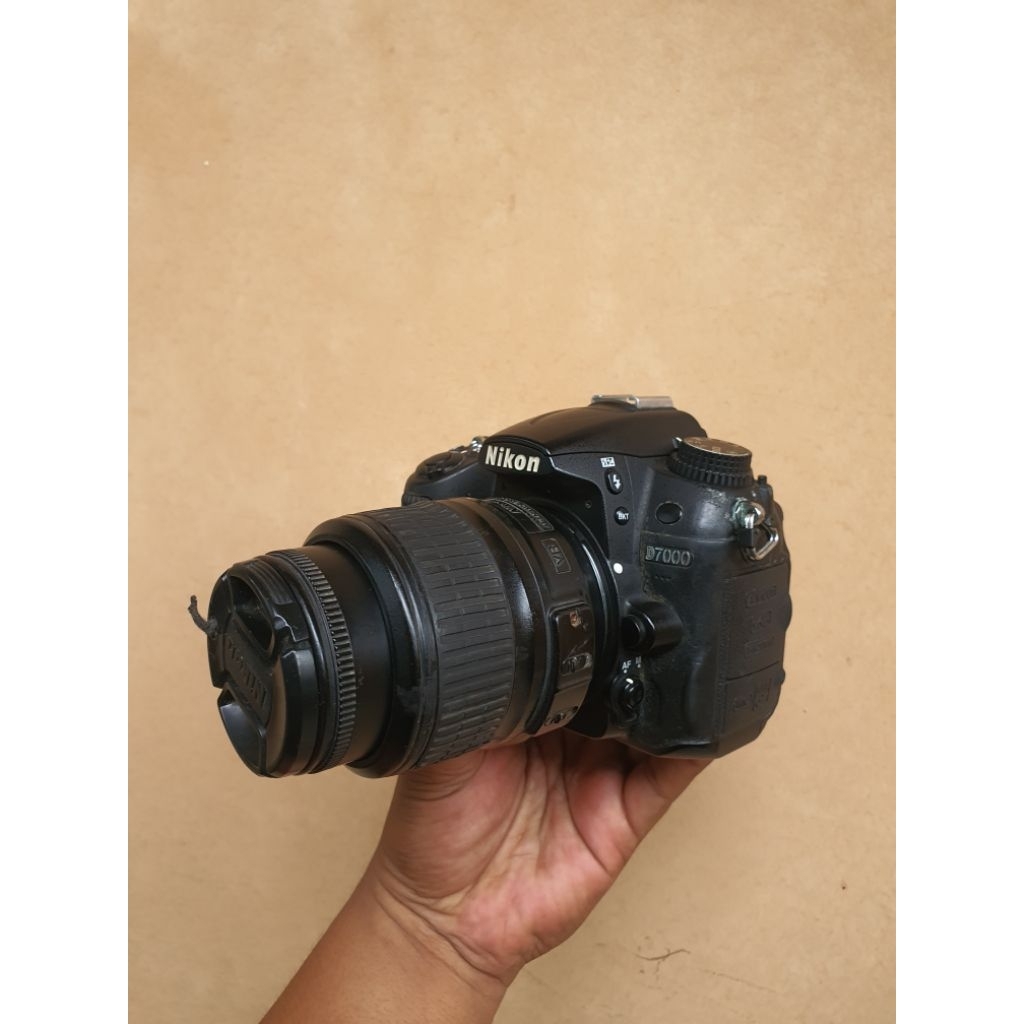 Nikon D7000 Lensa kit 18-55mm
