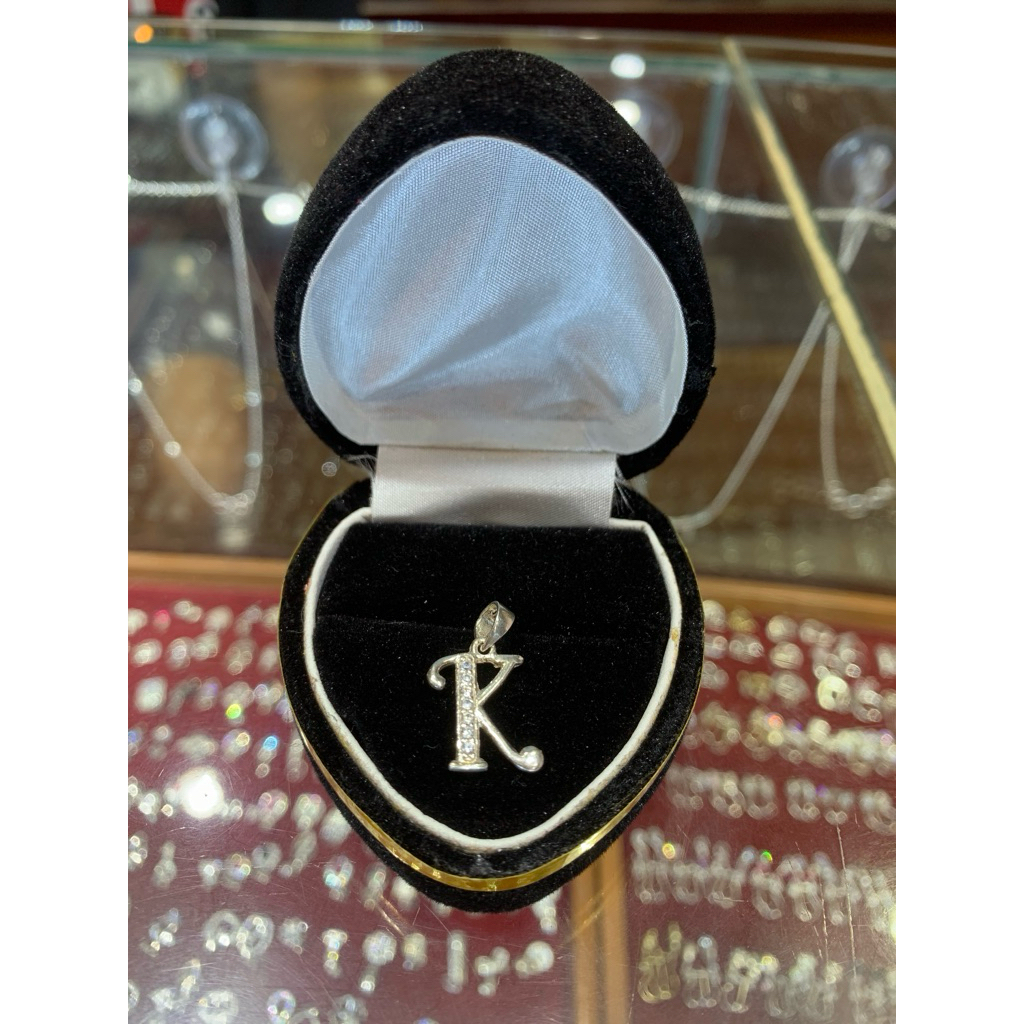 Liontin Perak Huruf K