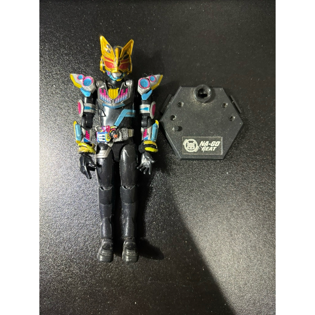 Sodo kamen rider Nago Beat seri geats