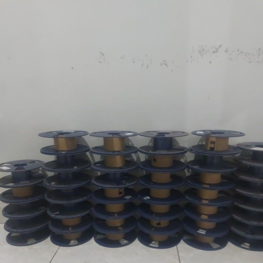 set 4pcs spool plastik untuk gulungan / bobin / roll kabel / benang / bobin / recycle spool / bobin 