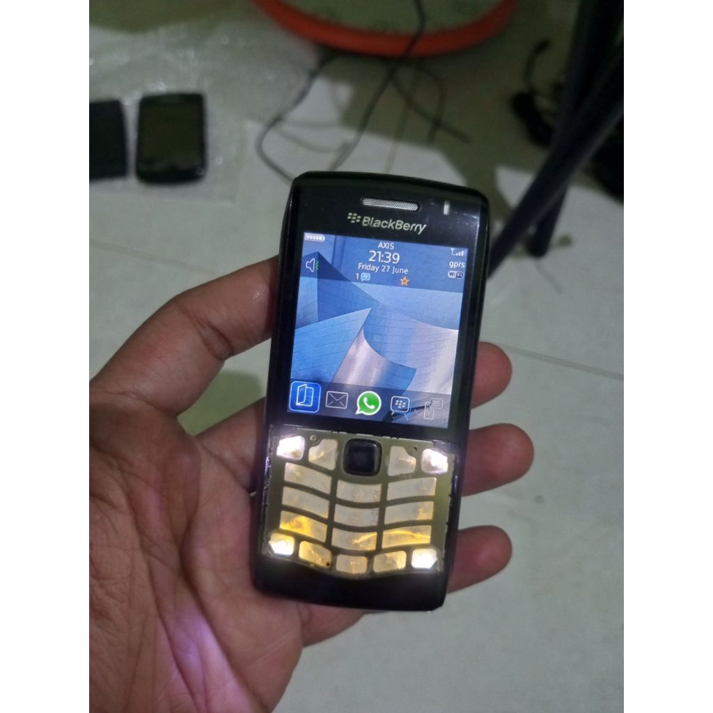 blackberry pearl bahan bangunan