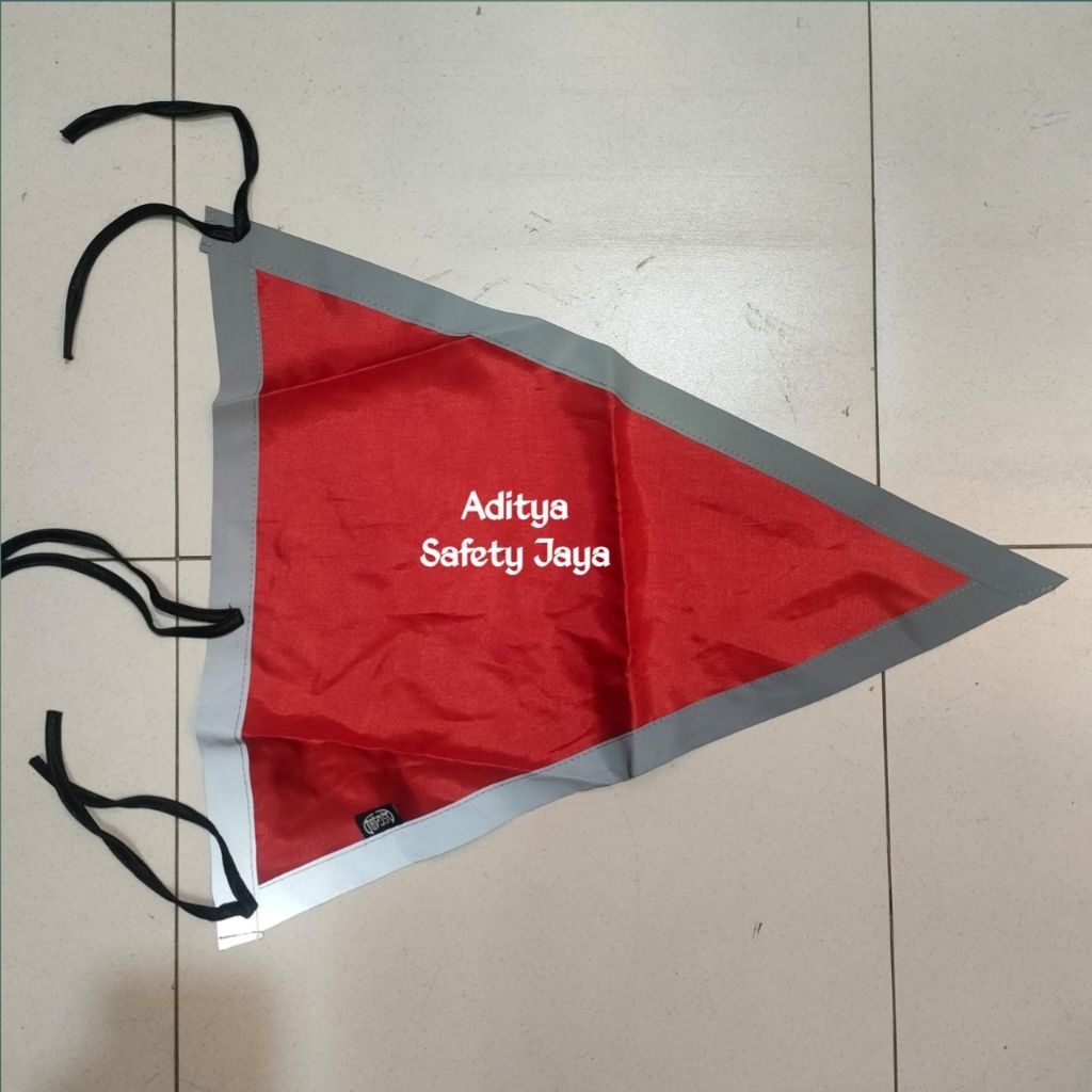 Bendera Flagman Custom Sablon Perusahaan / Bendera Segitiga Safety