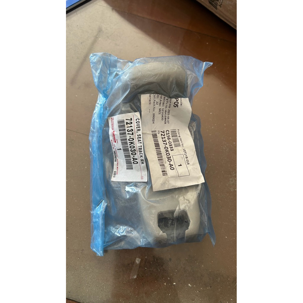 Cover jok baris pertama Rh/kanan Toyota Innova 2005/2012