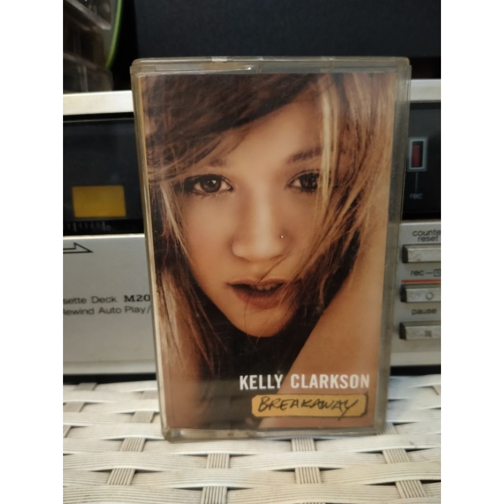 Kaset pita Kelly Clarkson album Breakaway
