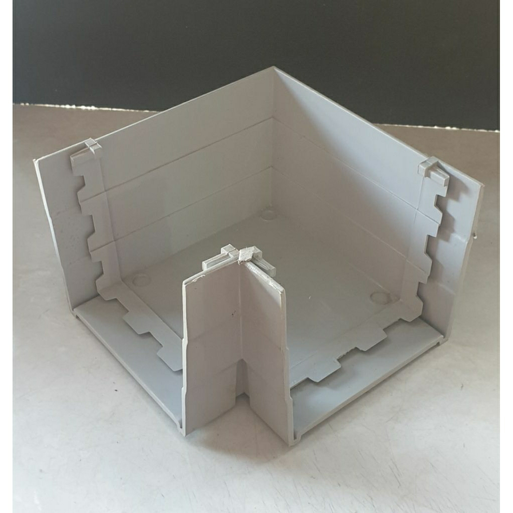 Sambungan L , siku , keni talang kotak kecil 140, ukuran lubang talang bawah 12cm, atas 13,5cm