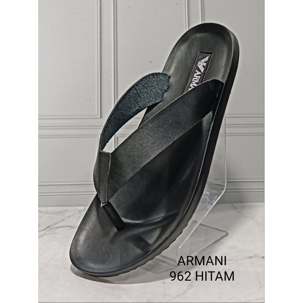 PROMO TURUN HARGA Sandal pria, sandal cowok,sandal jepit  , bahan kulit asli brand  ARMANI