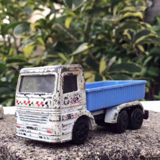 MINIATUR MOBIL TRUCK DUMP HOLOTOY 1/87