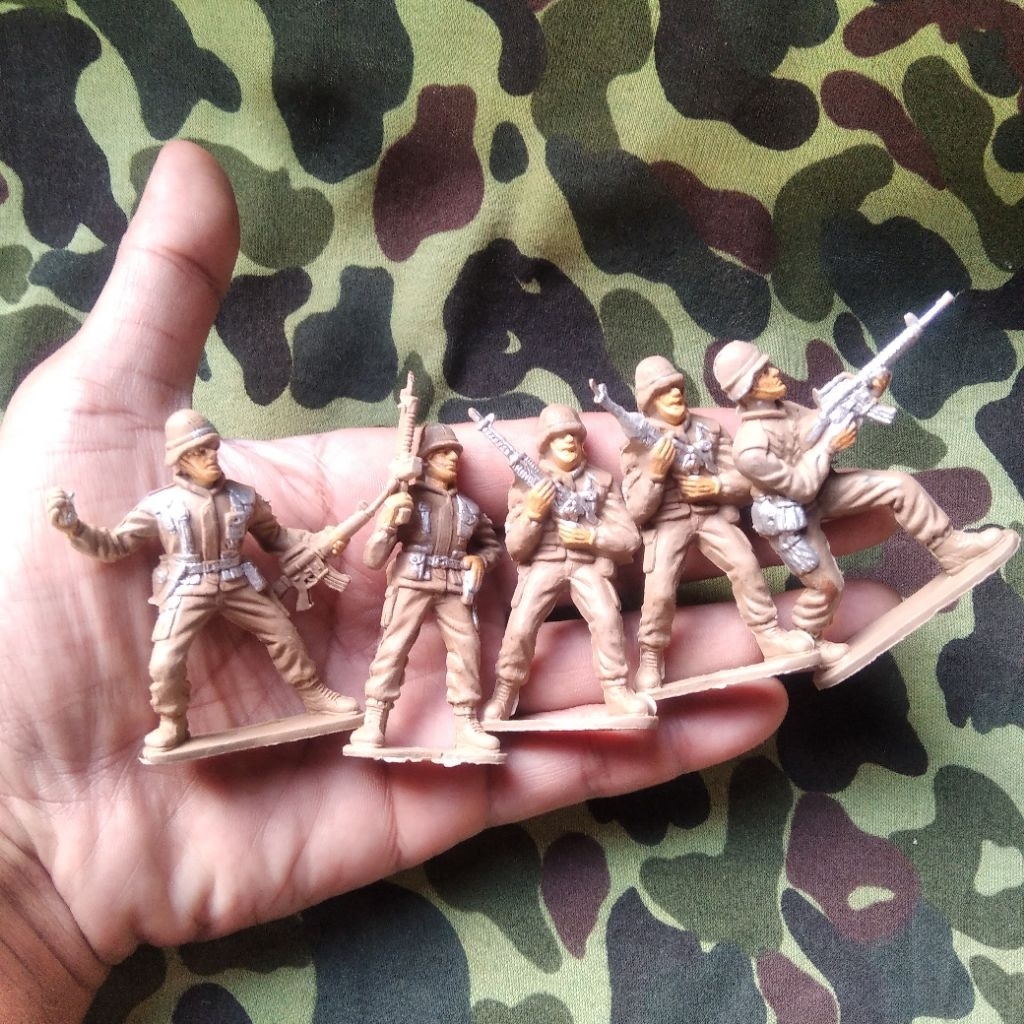 Figure Tentara Jadul Combat Army Man Tentara Plastik Jadul Us Army M16 Mainan Jadul set isi 5 tentar