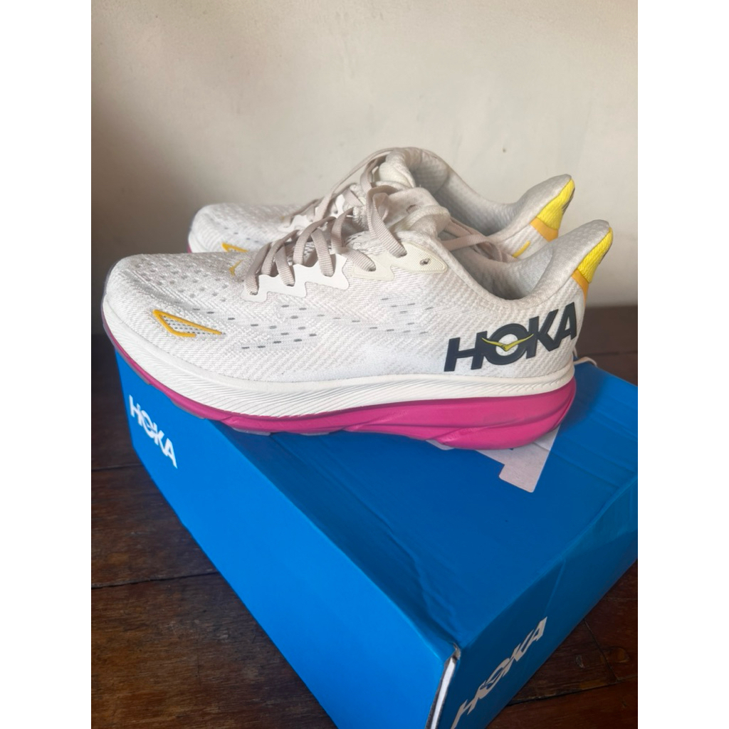 (Preloved) Hoka Women’s Running Clifton 9 - Cream/Pink, Size 40